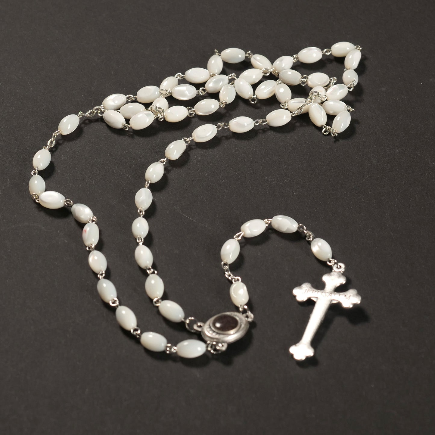Rosenkranz mit ovalen Perlen aus Perlmutt-1