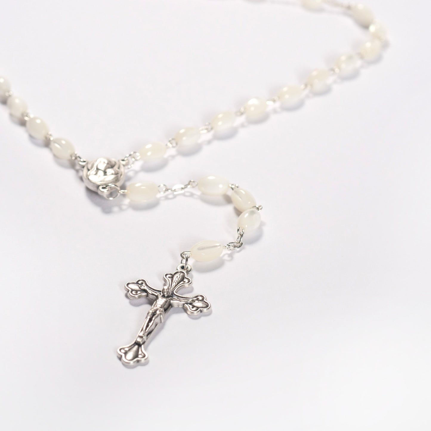 Rosenkranz mit ovalen Perlen aus Perlmutt-3